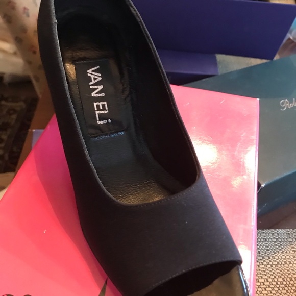 Pumps - Picture 7 of 7